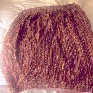 Short skirt with multi colors line fabric